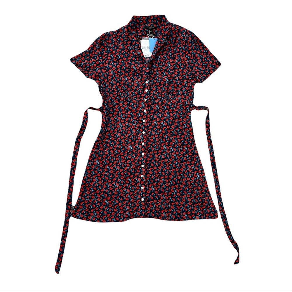 [SOLD] Forever 21 button down floral dress with tie